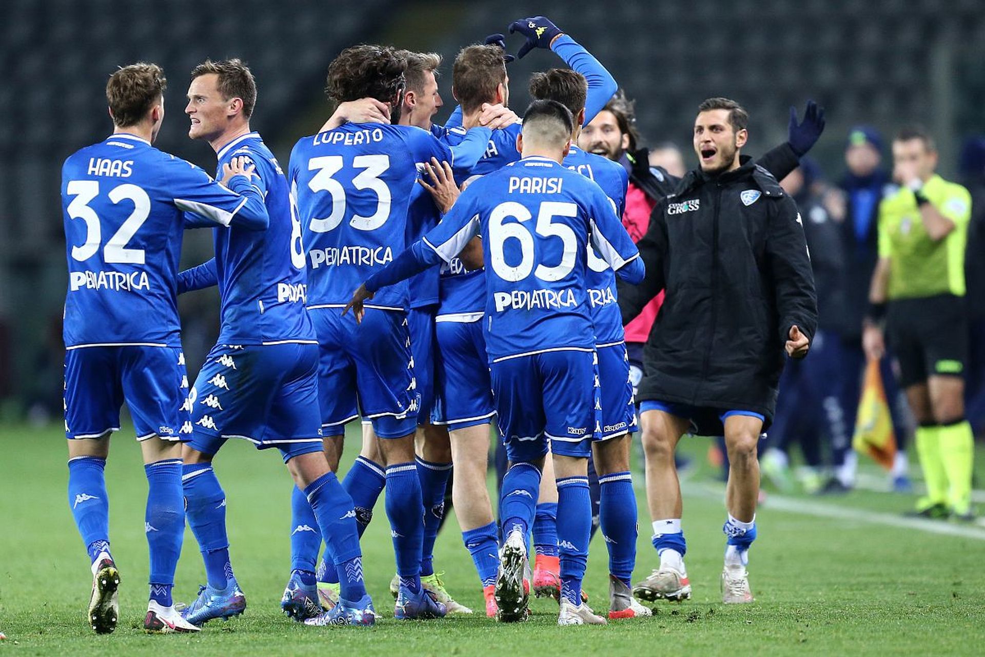 众形象中扮 众形象中扮