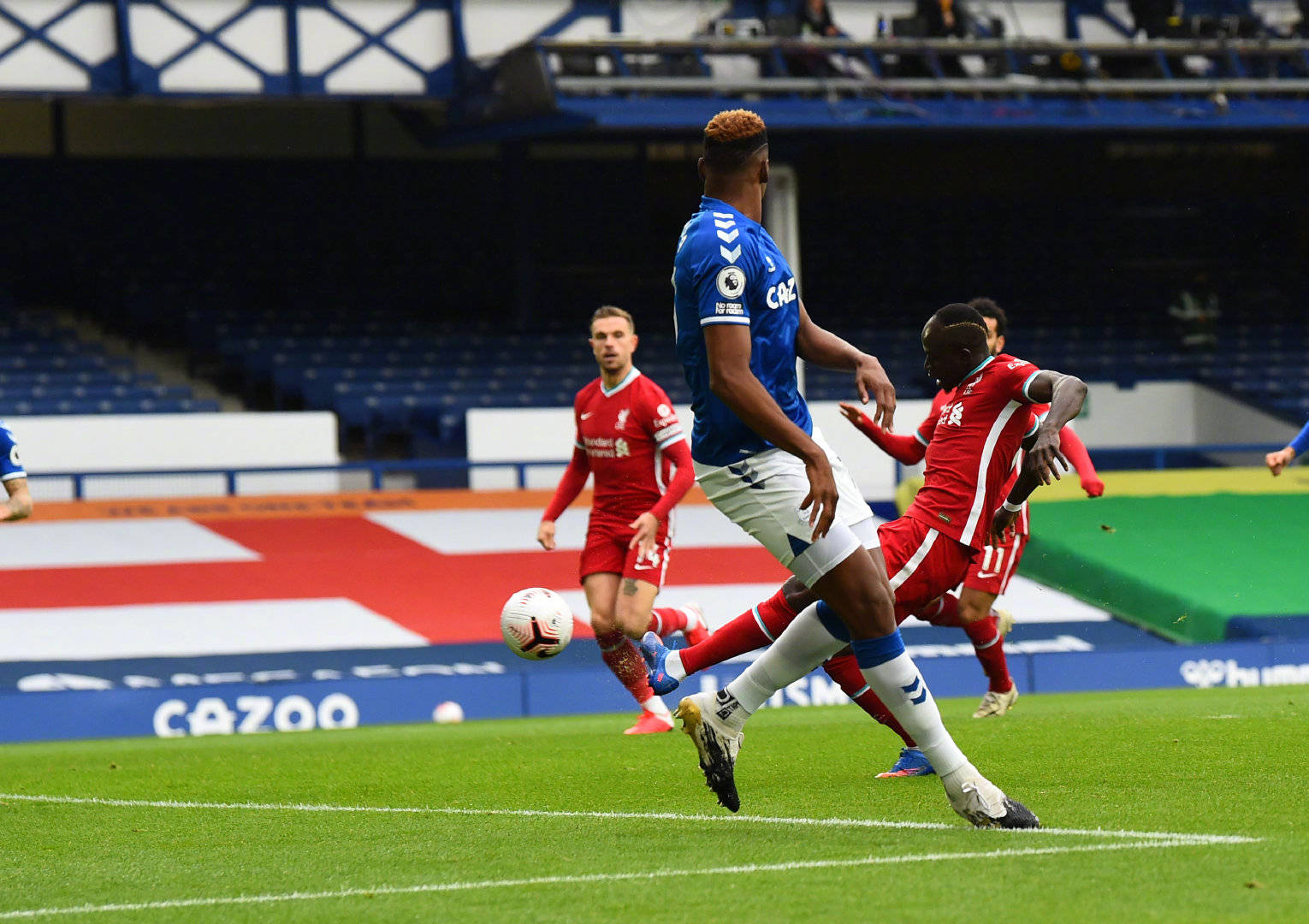 了球迷间的 了球迷间的